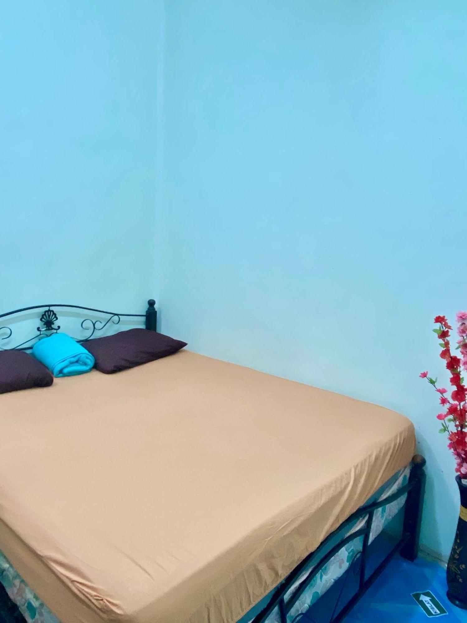 Umi Homestay Batu Buruk 쿠알라트렝가누 외부 사진