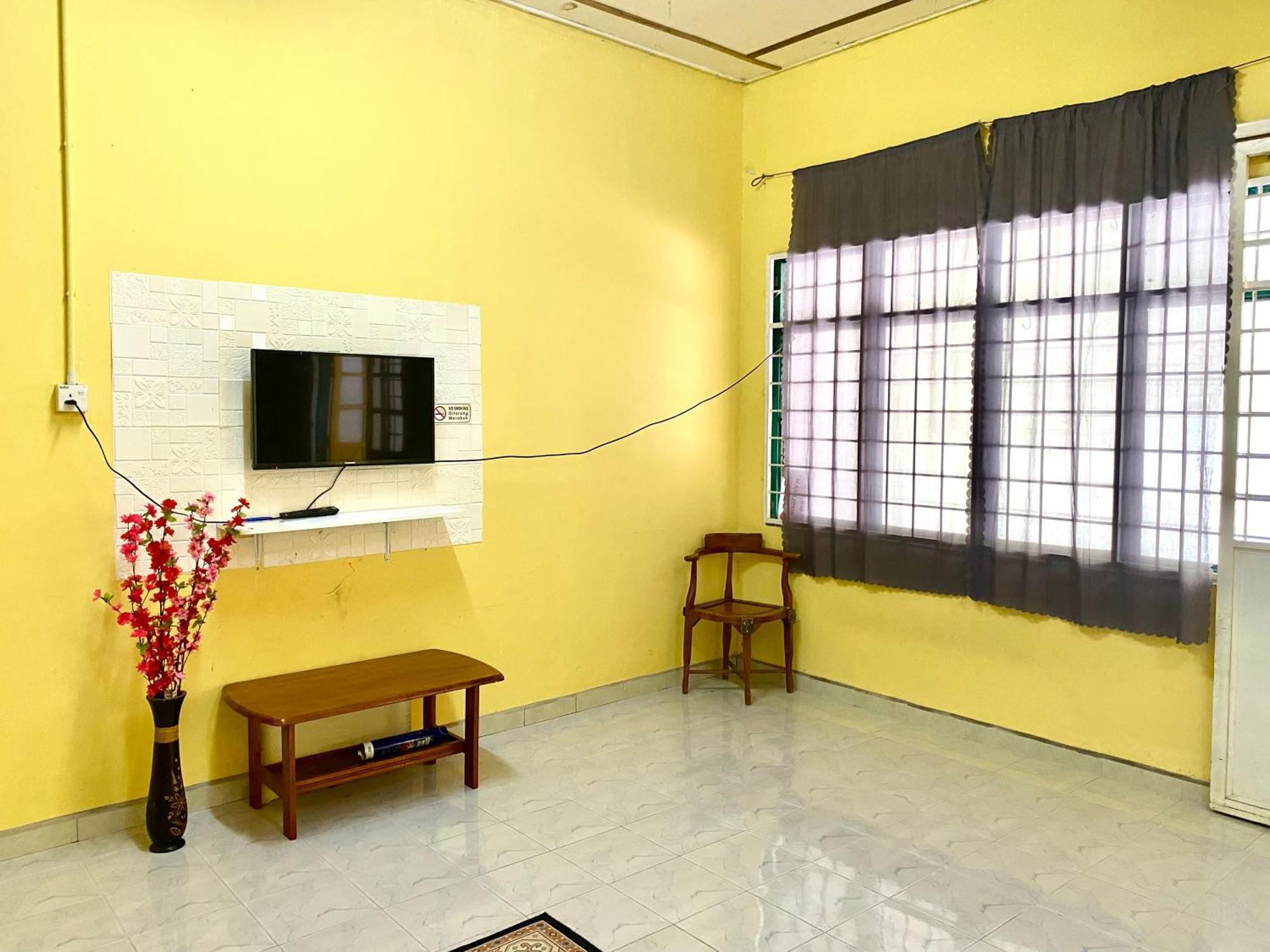 Umi Homestay Batu Buruk 쿠알라트렝가누 외부 사진